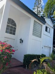 202 NE 211th Ter 202, Miami, FL 33179