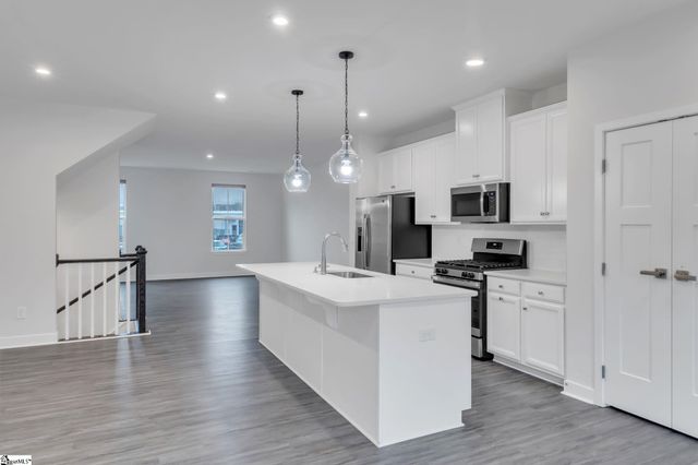 113 Rollins Avenue, Greenville, SC 29607