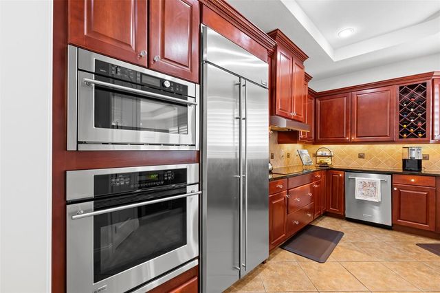 6 ACADEMY WAY S 221, St Petersburg, FL 33711