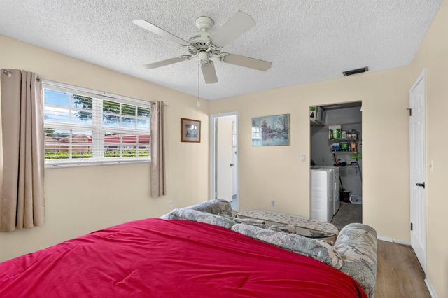125 LAKE ANNE Drive 125, West Palm Beach, FL 33411
