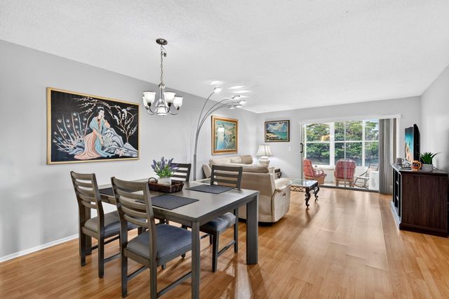 125 LAKE ANNE Drive 125, West Palm Beach, FL 33411