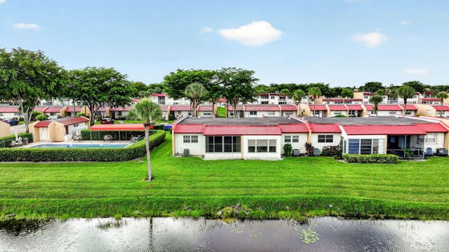 125 LAKE ANNE Drive 125, West Palm Beach, FL 33411