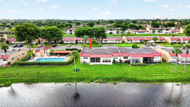 125 LAKE ANNE Drive 125, West Palm Beach, FL 33411