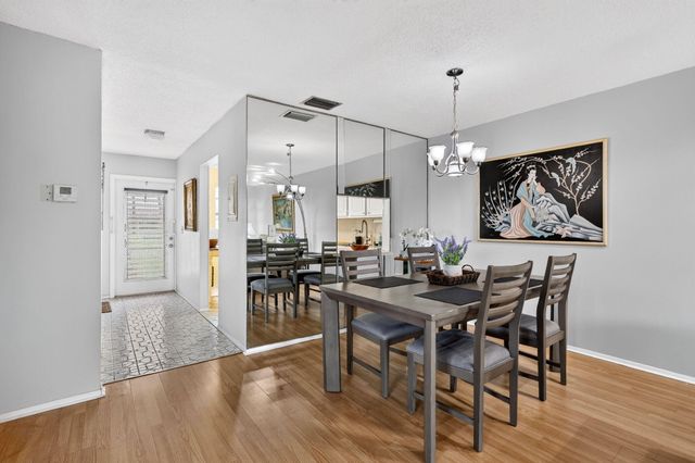 125 LAKE ANNE Drive 125, West Palm Beach, FL 33411