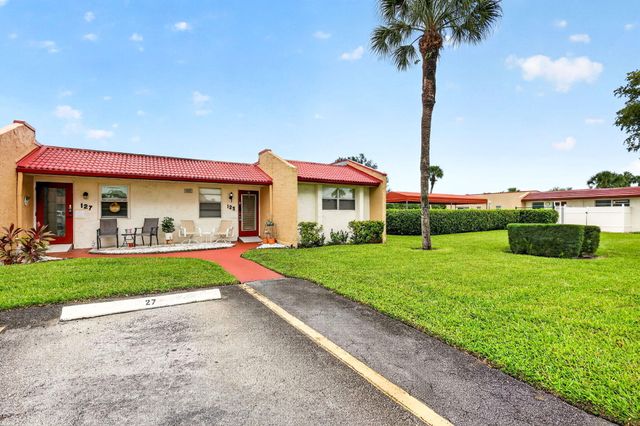 125 LAKE ANNE Drive 125, West Palm Beach, FL 33411