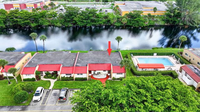 125 LAKE ANNE Drive 125, West Palm Beach, FL 33411