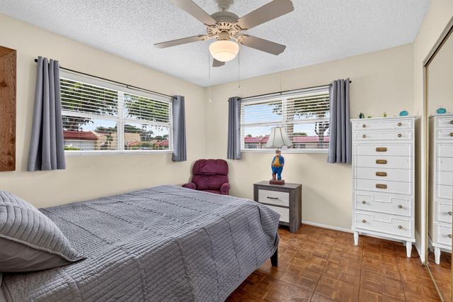 125 LAKE ANNE Drive 125, West Palm Beach, FL 33411