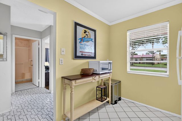 125 LAKE ANNE Drive 125, West Palm Beach, FL 33411