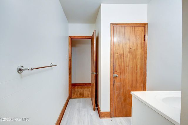 55 Crescent Avenue, Amsterdam, NY 12010