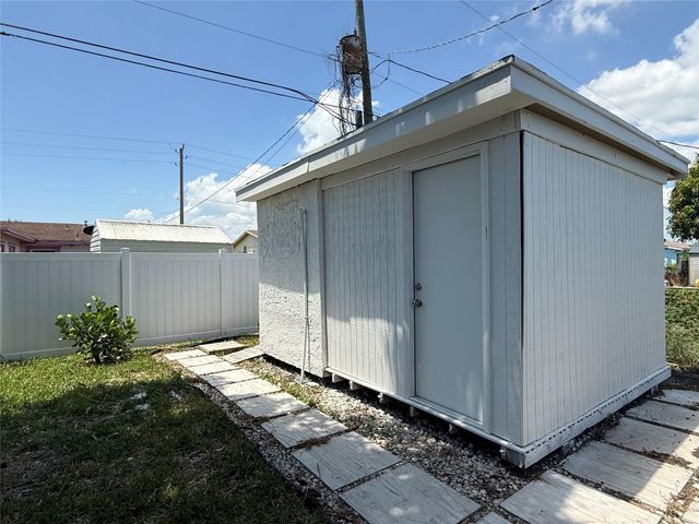 321 W 21st St, Riviera Beach, FL 33404