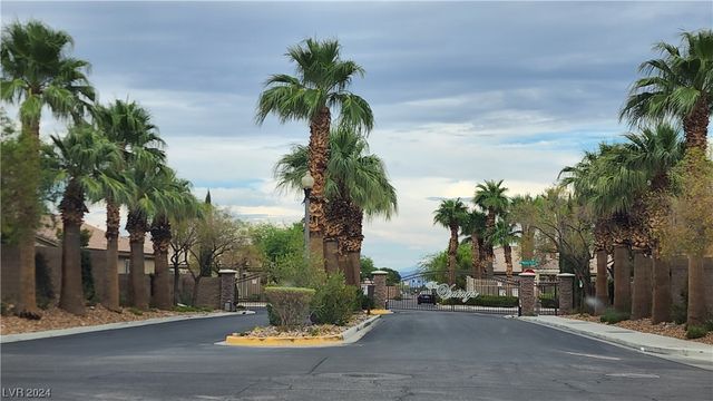 7398 West Shelbourne Avenue, Las Vegas, NV 89113