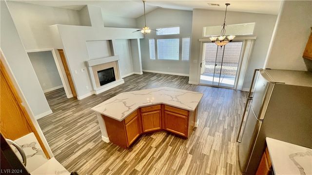 7398 West Shelbourne Avenue, Las Vegas, NV 89113