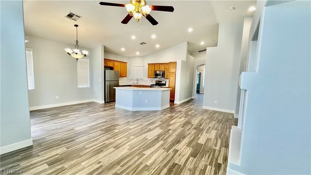 7398 West Shelbourne Avenue, Las Vegas, NV 89113