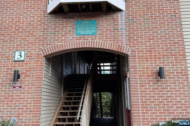 800 River Road 333, Edgewater, NJ 07020