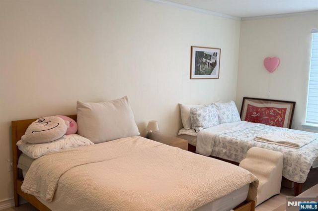 800 River Road 333, Edgewater, NJ 07020