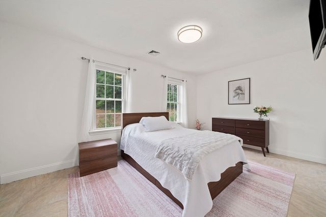 3 Samantha Ln, Plympton, MA 02367