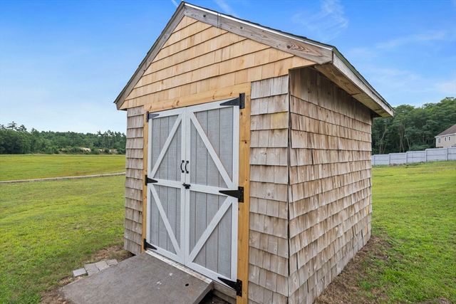 3 Samantha Ln, Plympton, MA 02367
