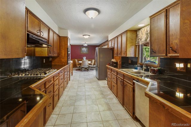 123 W Masonic Avenue, Cripple Creek, CO 80813