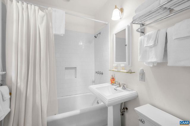 1204 BLUE RIDGE RD, Charlottesville, VA 22903