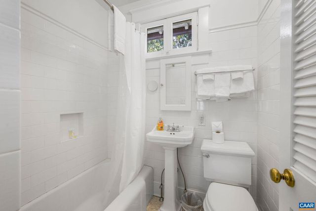 1204 BLUE RIDGE RD, Charlottesville, VA 22903