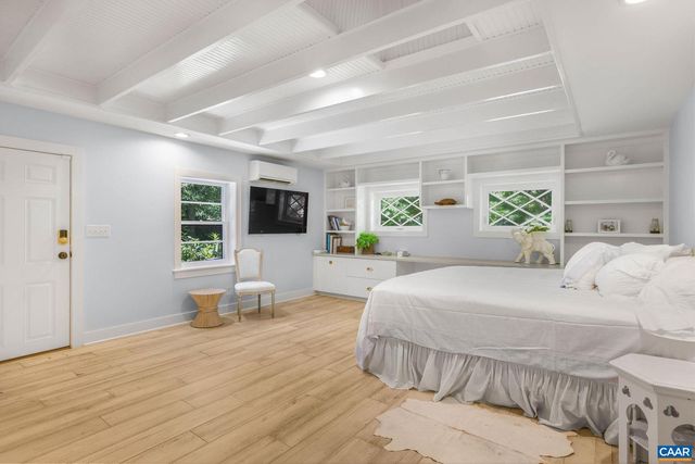 1204 BLUE RIDGE RD, Charlottesville, VA 22903