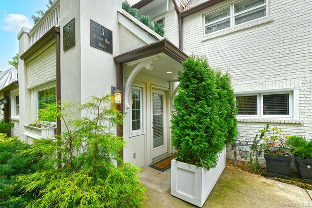 3 Beacon Hill Road, Port Washington, NY 11050
