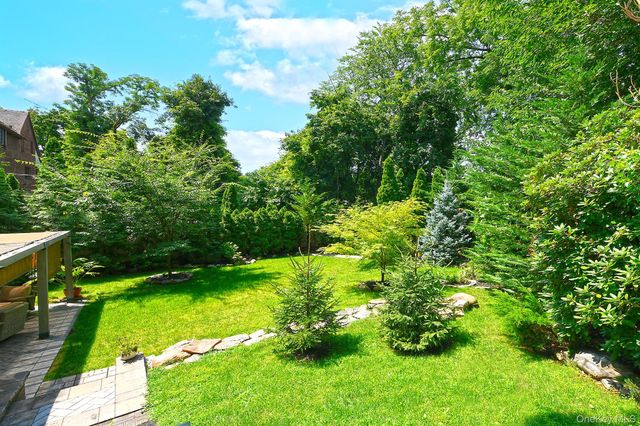 3 Beacon Hill Road, Port Washington, NY 11050