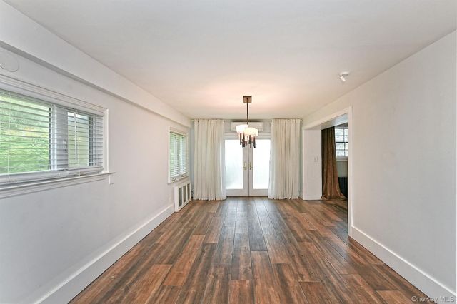 3 Beacon Hill Road, Port Washington, NY 11050