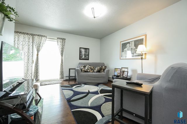 3552 S Gateway Blvd Boulevard 301, Sioux Falls, SD 57106