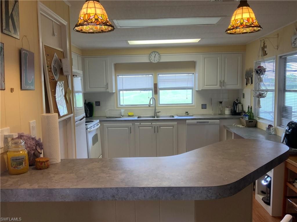 250 Palmer BLVD, NORTH FORT MYERS, FL 33903 — photo 2
