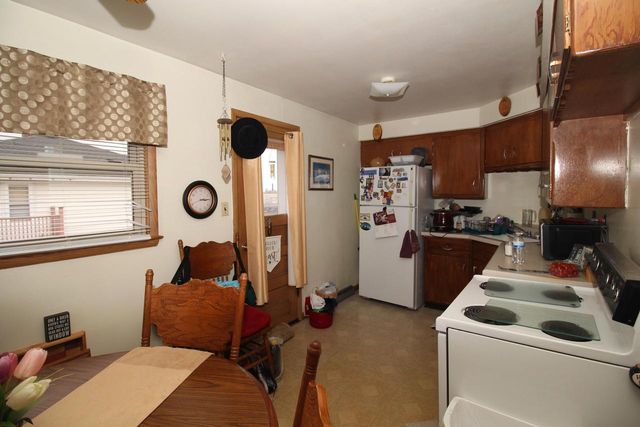 1211 5th AVENUE, West Bend, WI 53095