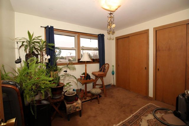 1211 5th AVENUE, West Bend, WI 53095
