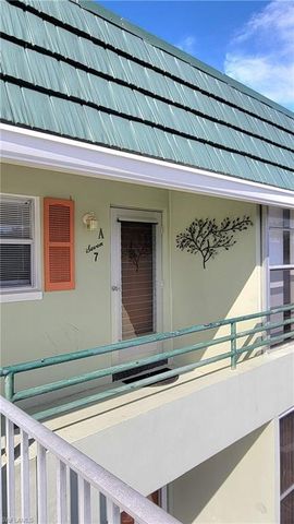 300 Valley Stream Dr # A7, Naples, FL 34113