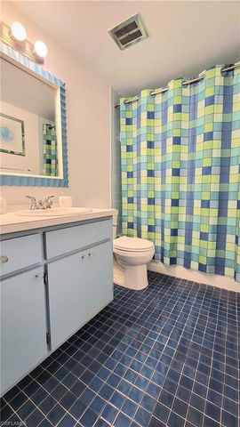 300 Valley Stream Dr # A7, Naples, FL 34113