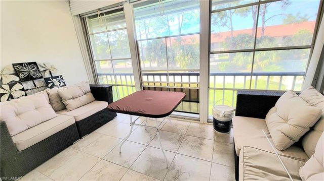 300 Valley Stream Dr # A7, Naples, FL 34113