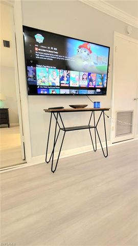 300 Valley Stream Dr # A7, Naples, FL 34113