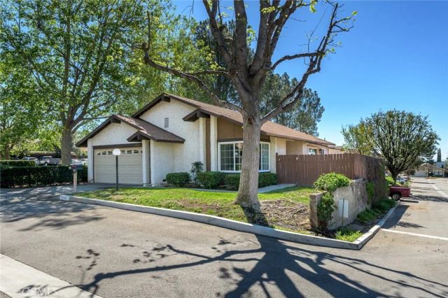 14063 Fenton Lane, Sylmar, CA 91342