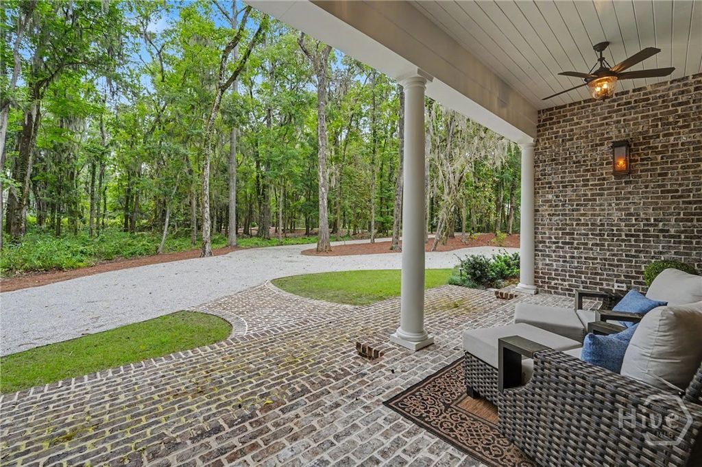 Image 8 of property listing at 143 Jimmy Blige Lane, Richmond Hill, GA 31324