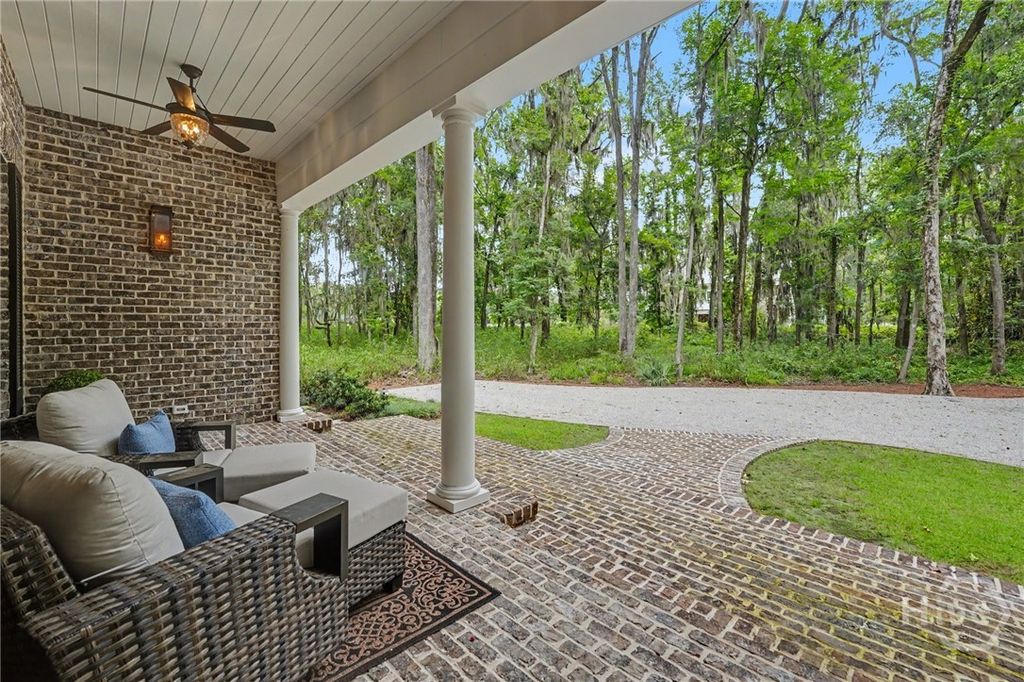Image 9 of property listing at 143 Jimmy Blige Lane, Richmond Hill, GA 31324