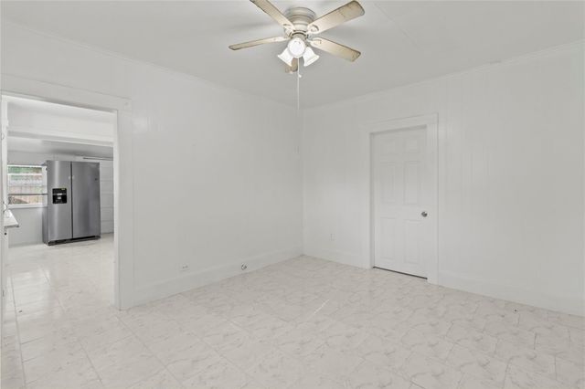 706 E Hunnicutt Street, Baytown, TX 77520