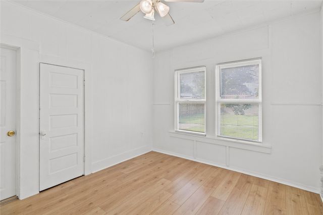 706 E Hunnicutt Street, Baytown, TX 77520