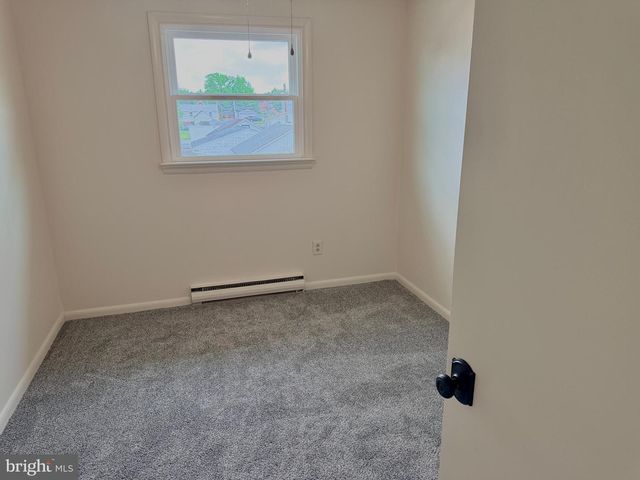 14 S BUTTONWOOD ST, Fleetwood, PA 19522