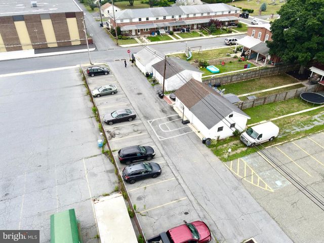 14 S BUTTONWOOD ST, Fleetwood, PA 19522