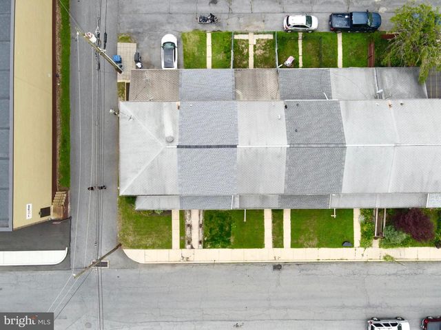 14 S BUTTONWOOD ST, Fleetwood, PA 19522