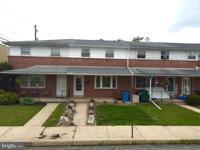 14 S BUTTONWOOD ST, Fleetwood, PA 19522