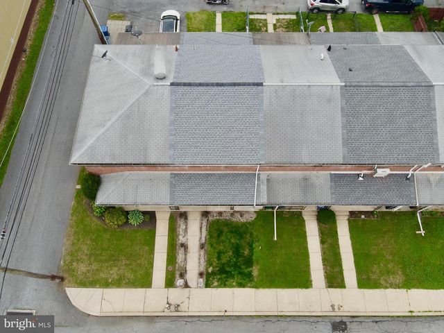 14 S BUTTONWOOD ST, Fleetwood, PA 19522