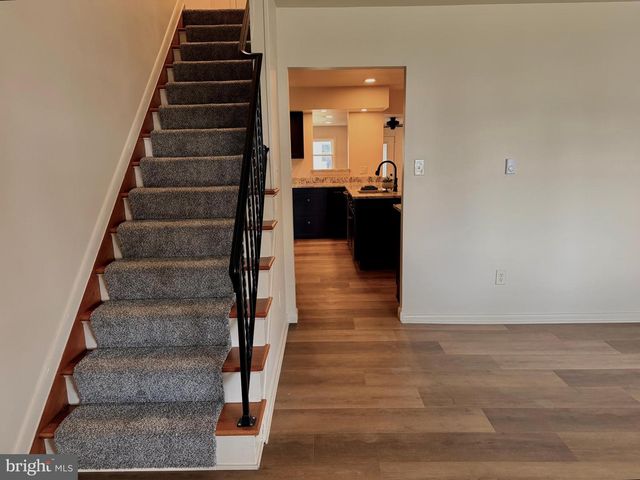 14 S BUTTONWOOD ST, Fleetwood, PA 19522