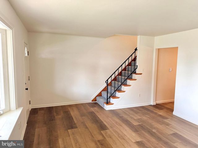 14 S BUTTONWOOD ST, Fleetwood, PA 19522