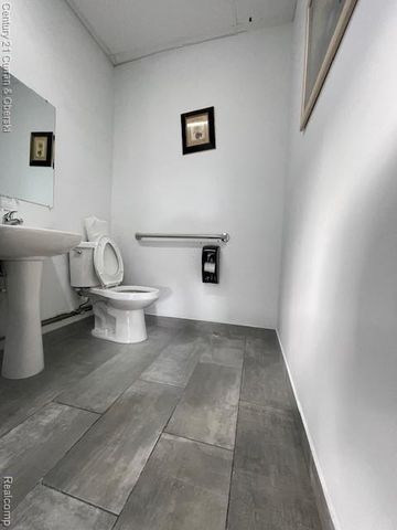 2548 Elizabeth Lake Road, Waterford, MI 48328