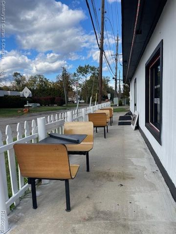 2548 Elizabeth Lake Road, Waterford, MI 48328